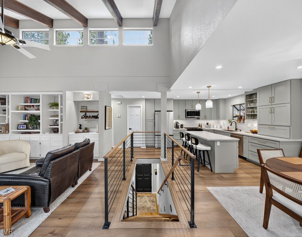 875 Southwood Boulevard 22