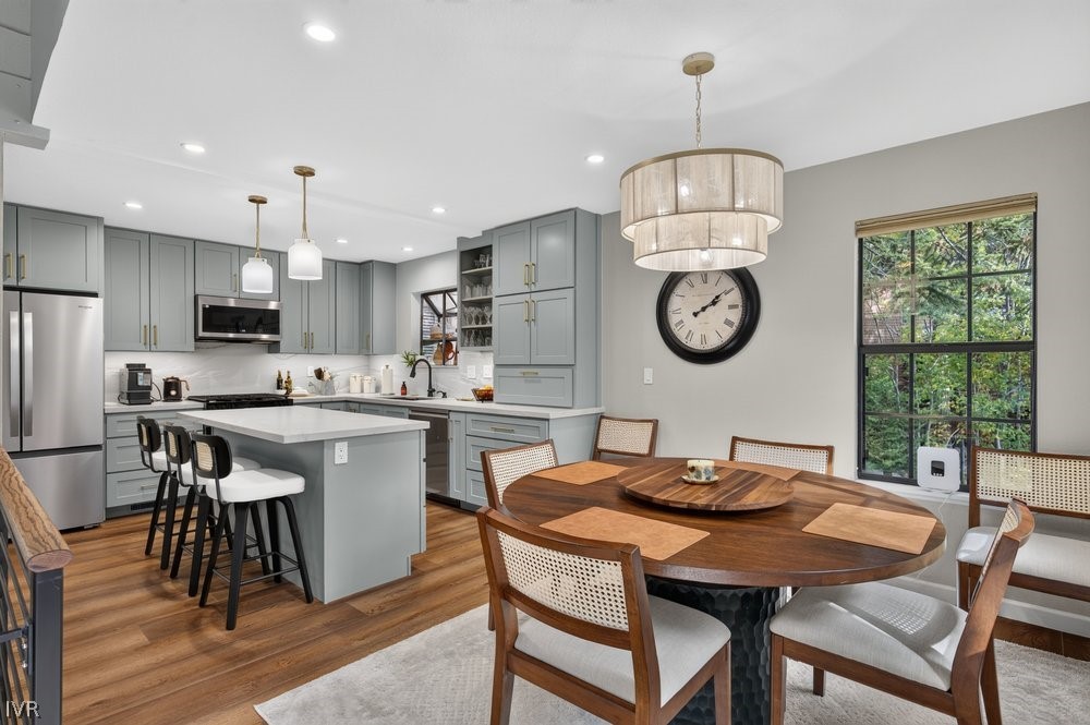 875 Southwood Boulevard 22