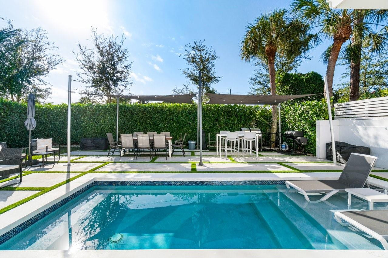 2058 NW 52nd Street