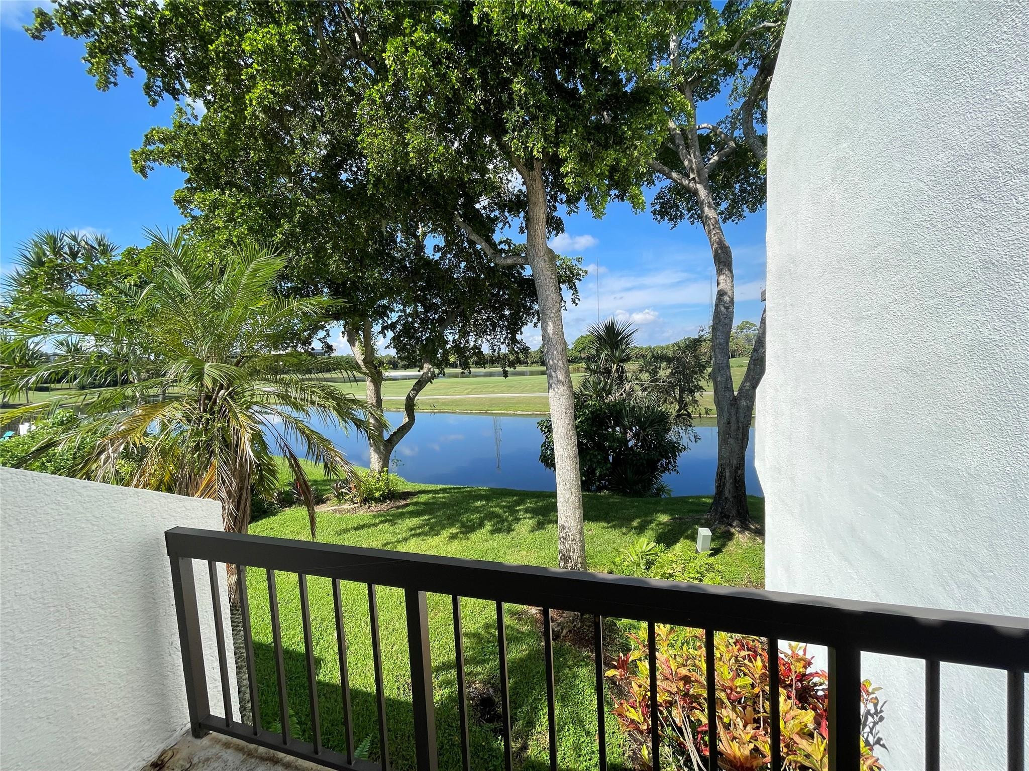 1310 Bridgewood Dr 1310