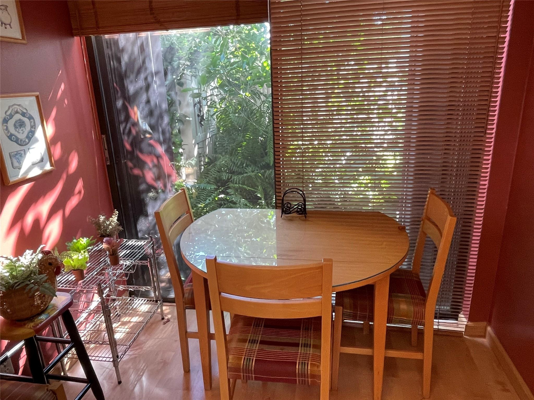 1310 Bridgewood Dr 1310