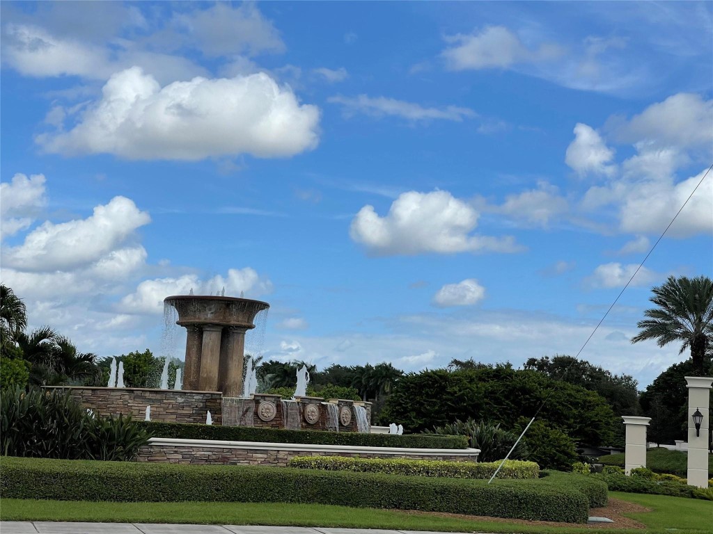 1310 Bridgewood Dr 1310