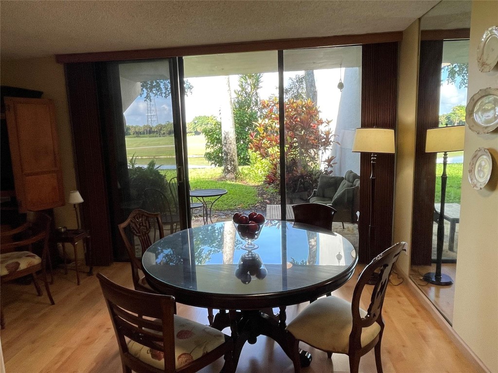 1310 Bridgewood Dr 1310