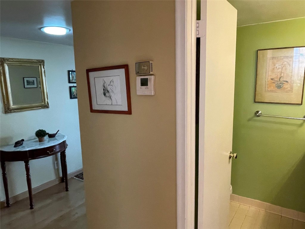 1310 Bridgewood Dr 1310