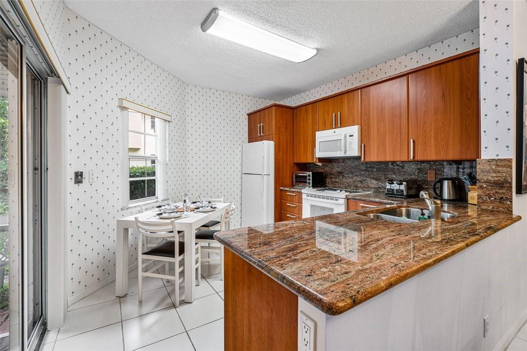 6566 Via Regina 6566