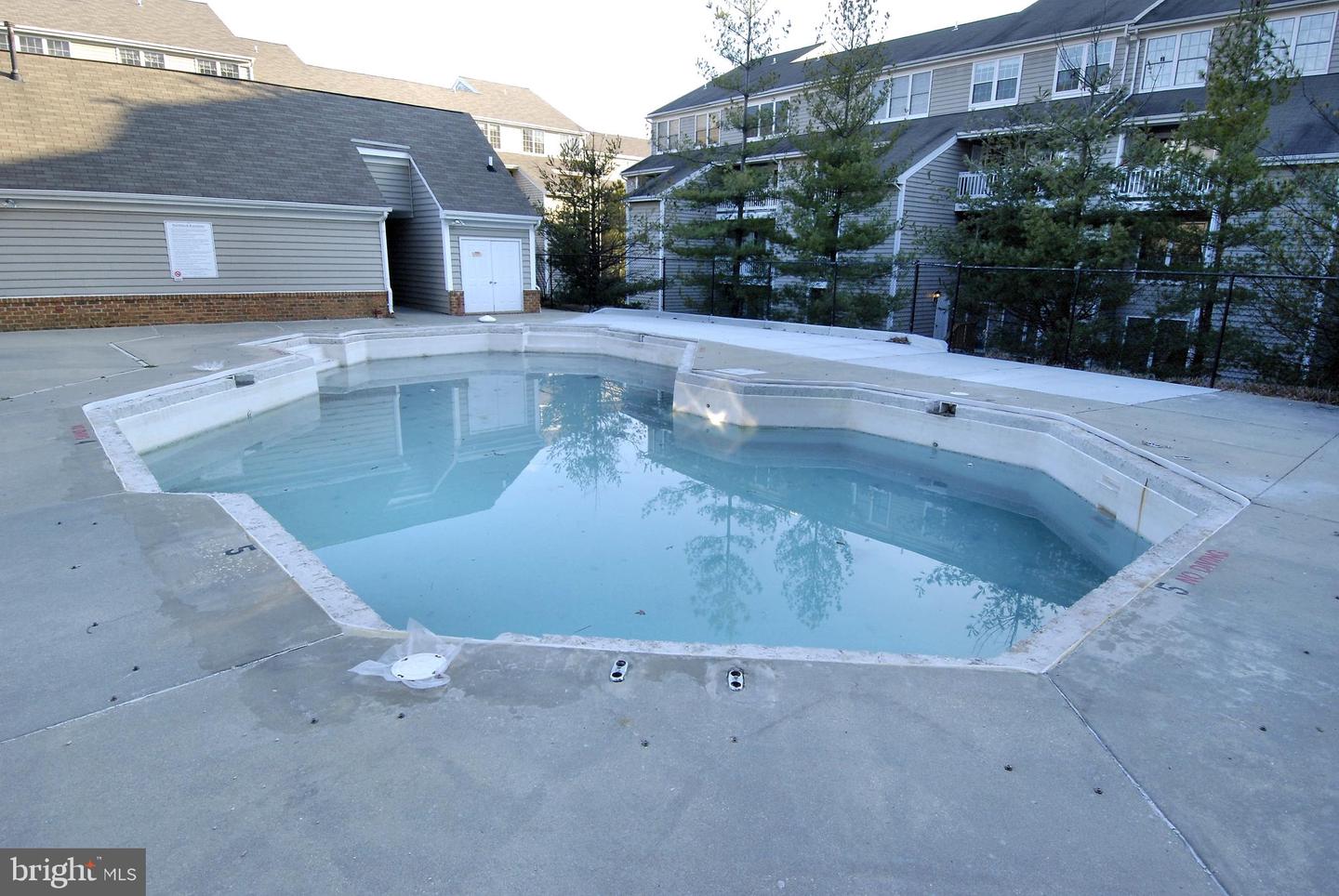 2022 Gov Thomas Bladen Way #102