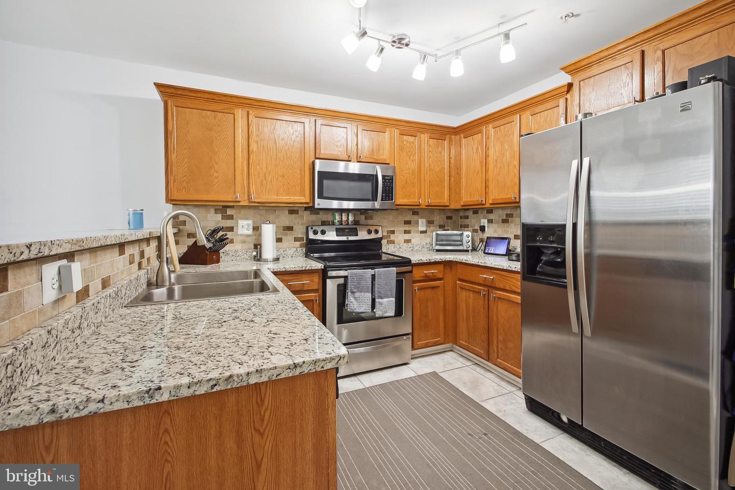 2022 Gov Thomas Bladen Way #102