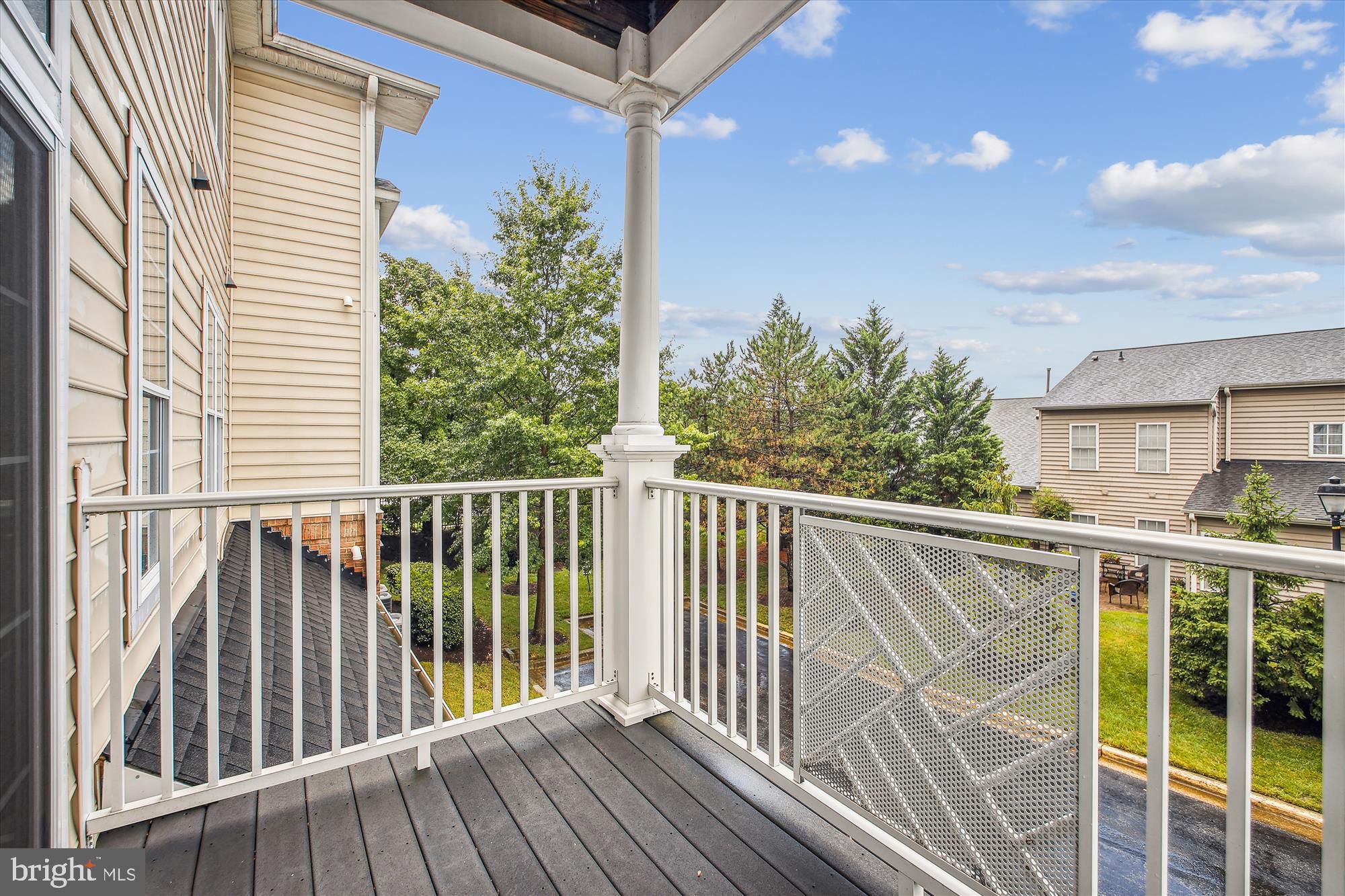 411 Hamlet Club Dr #207