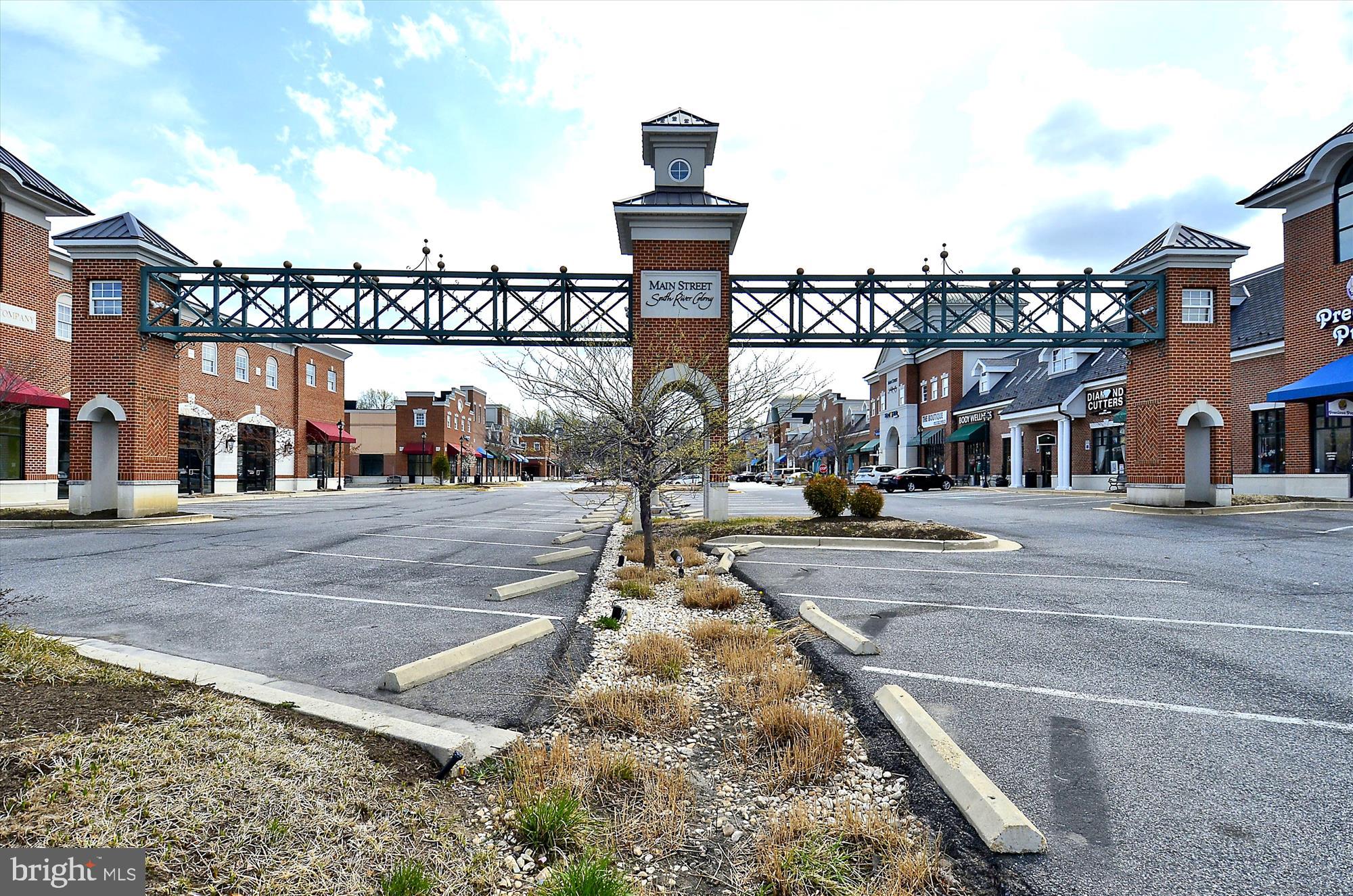 411 Hamlet Club Dr #207