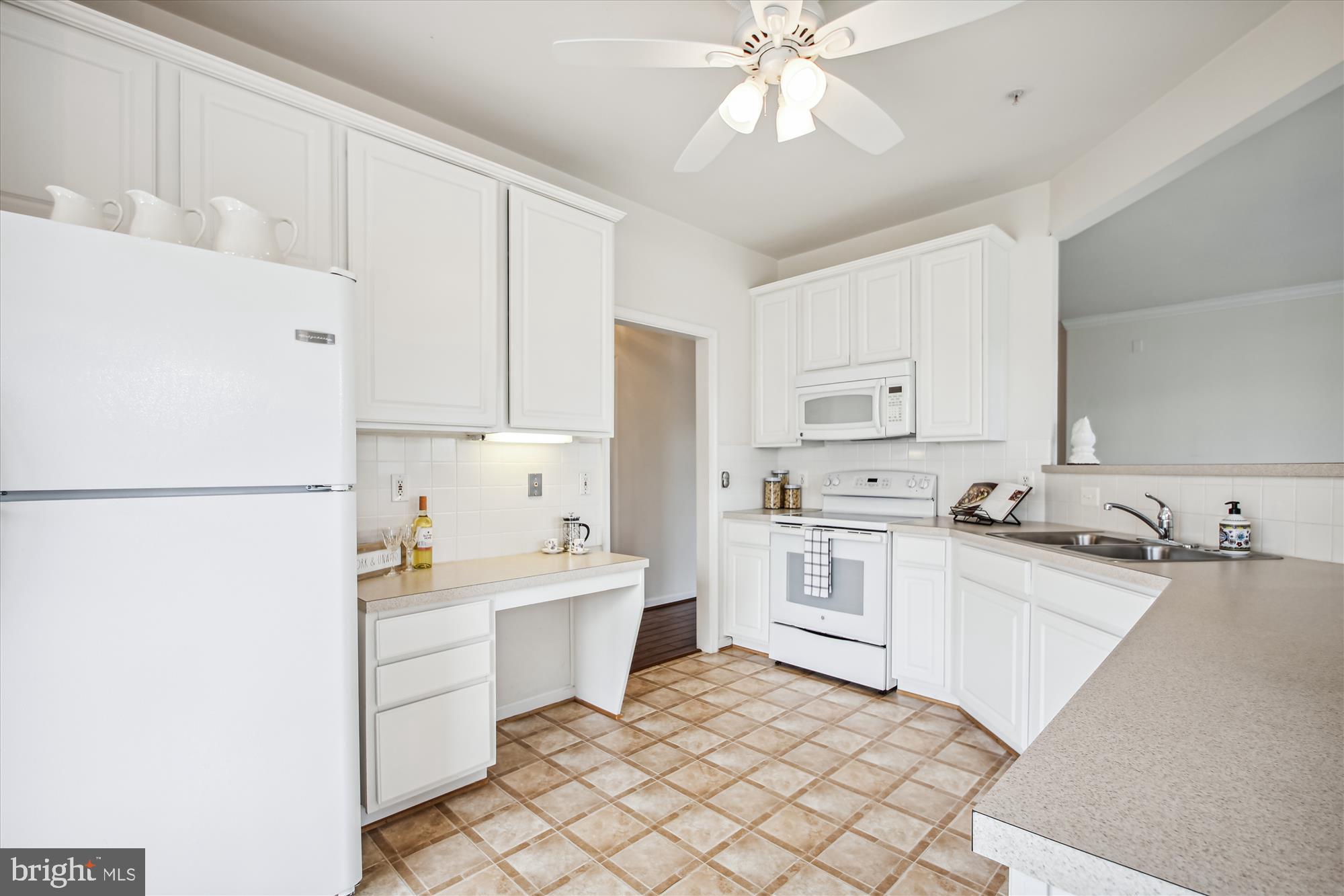 411 Hamlet Club Dr #207