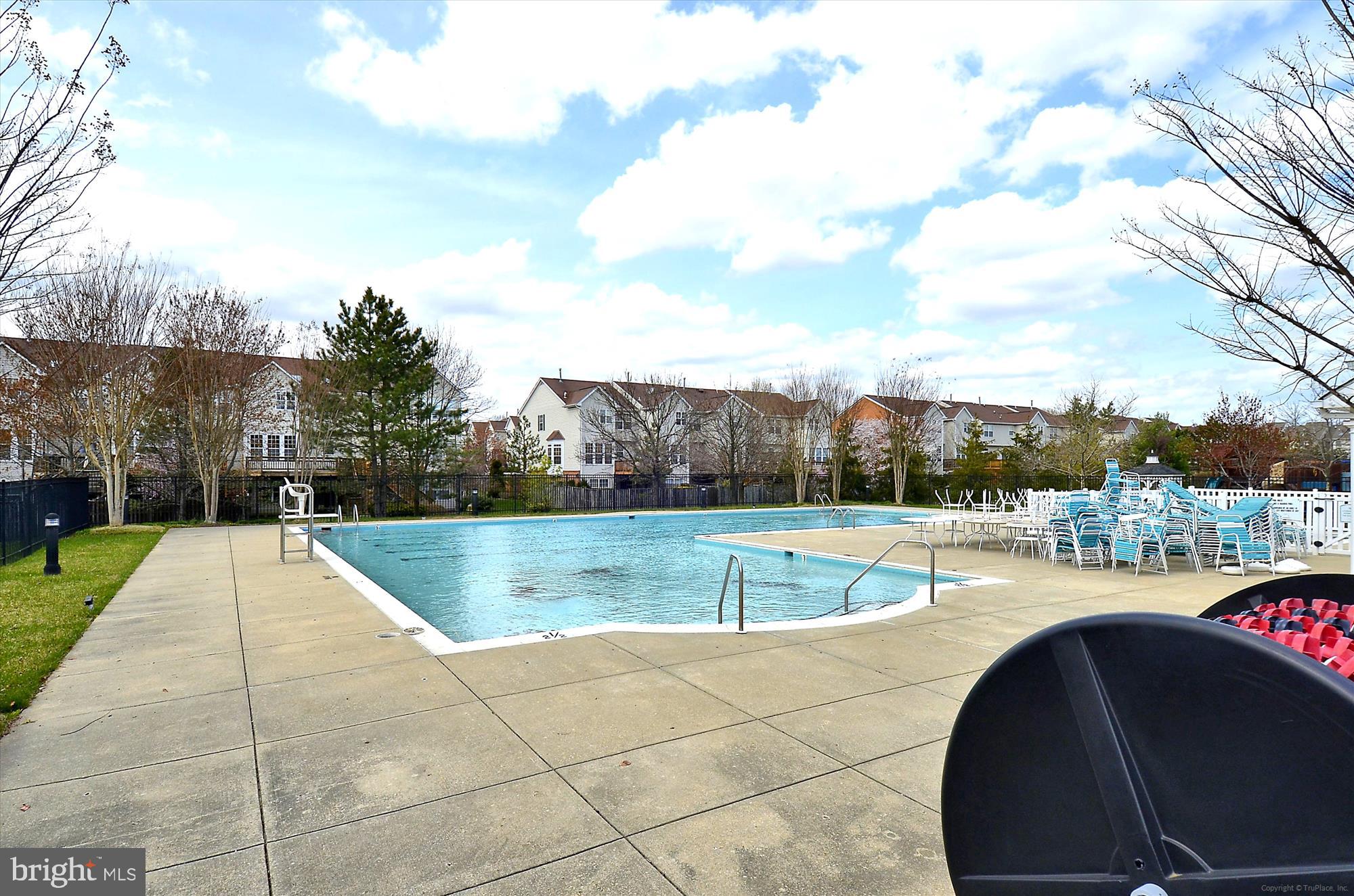 411 Hamlet Club Dr #207