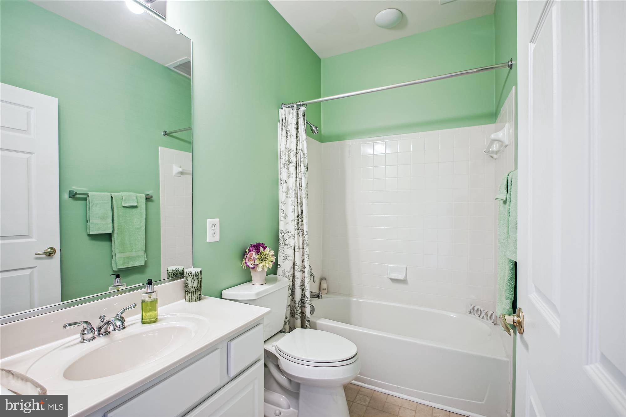 411 Hamlet Club Dr #207