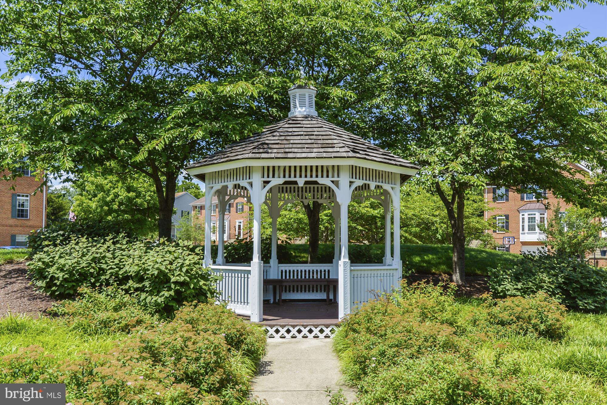 411 Hamlet Club Dr #207