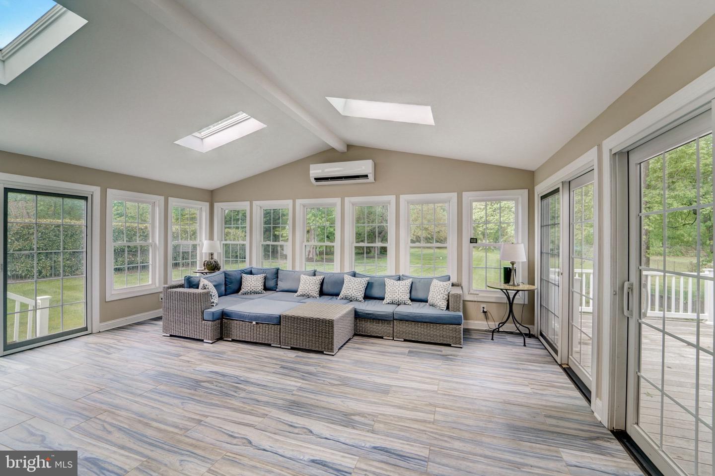 8422 Mortonhall Ct