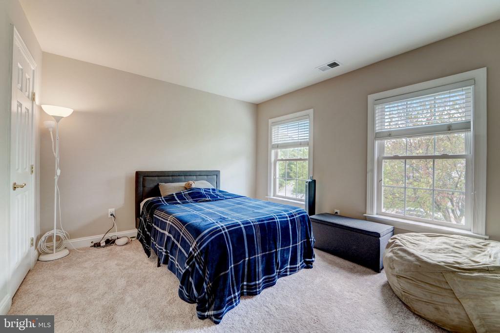 8422 Mortonhall Ct