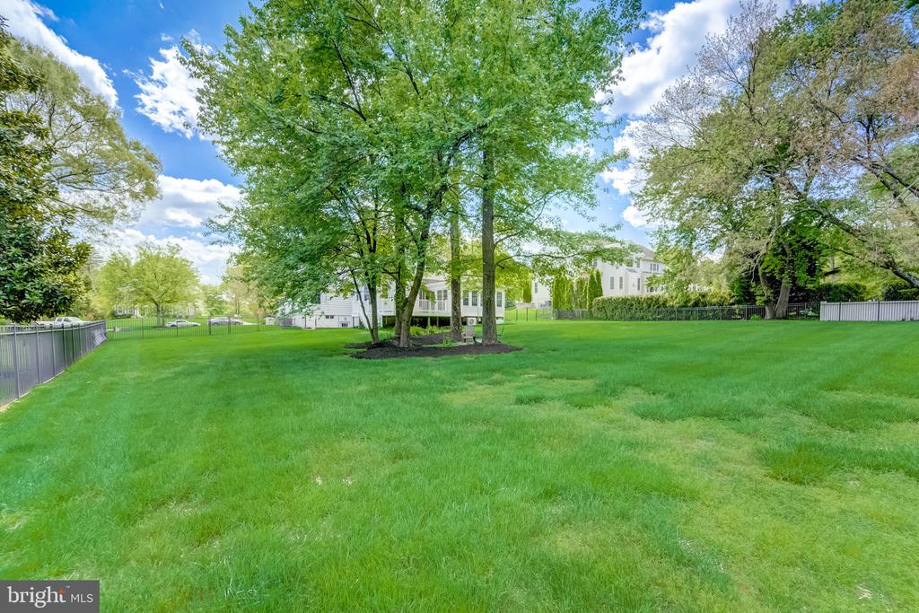 8422 Mortonhall Ct