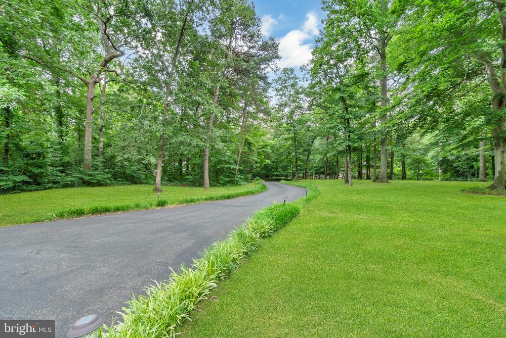 900 Harwood Rd