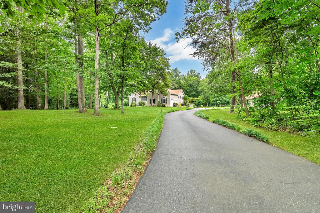 900 Harwood Rd