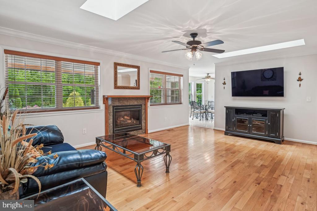 900 Harwood Rd