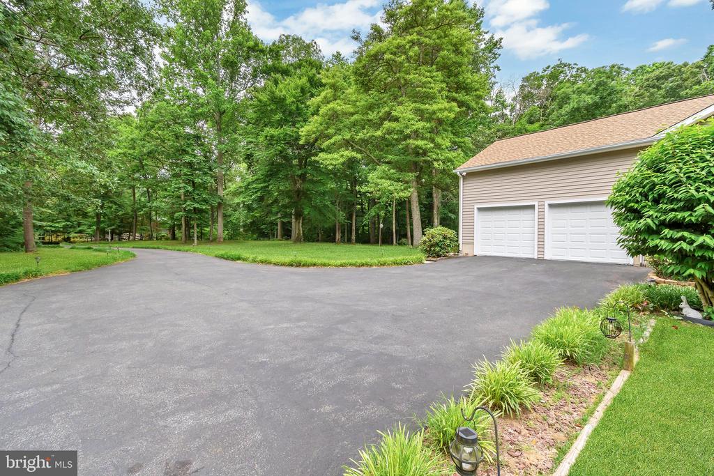 900 Harwood Rd