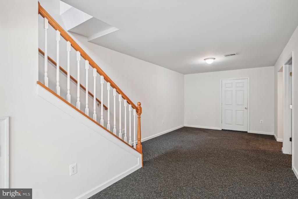 900 Harwood Rd