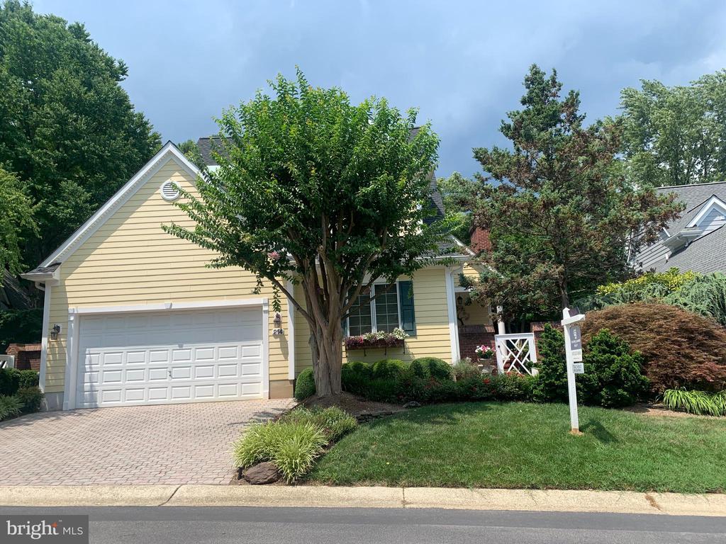 214 Spring Race Ct