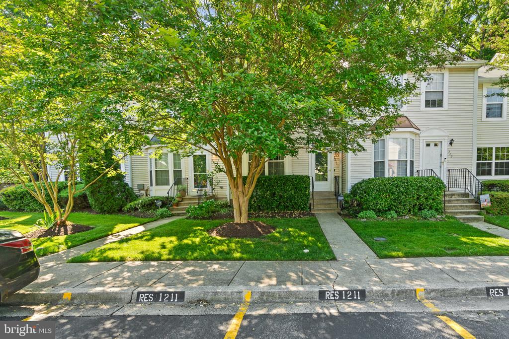 1211 Martha Greenleaf Dr