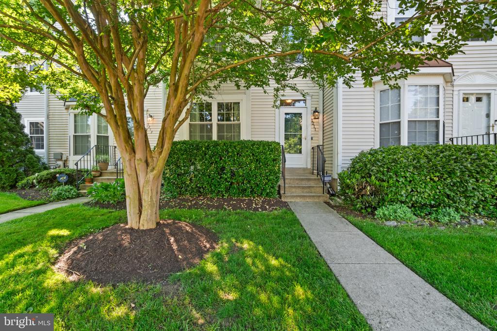 1211 Martha Greenleaf Dr