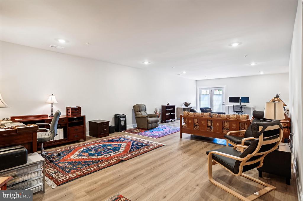 1203 Oleander Way