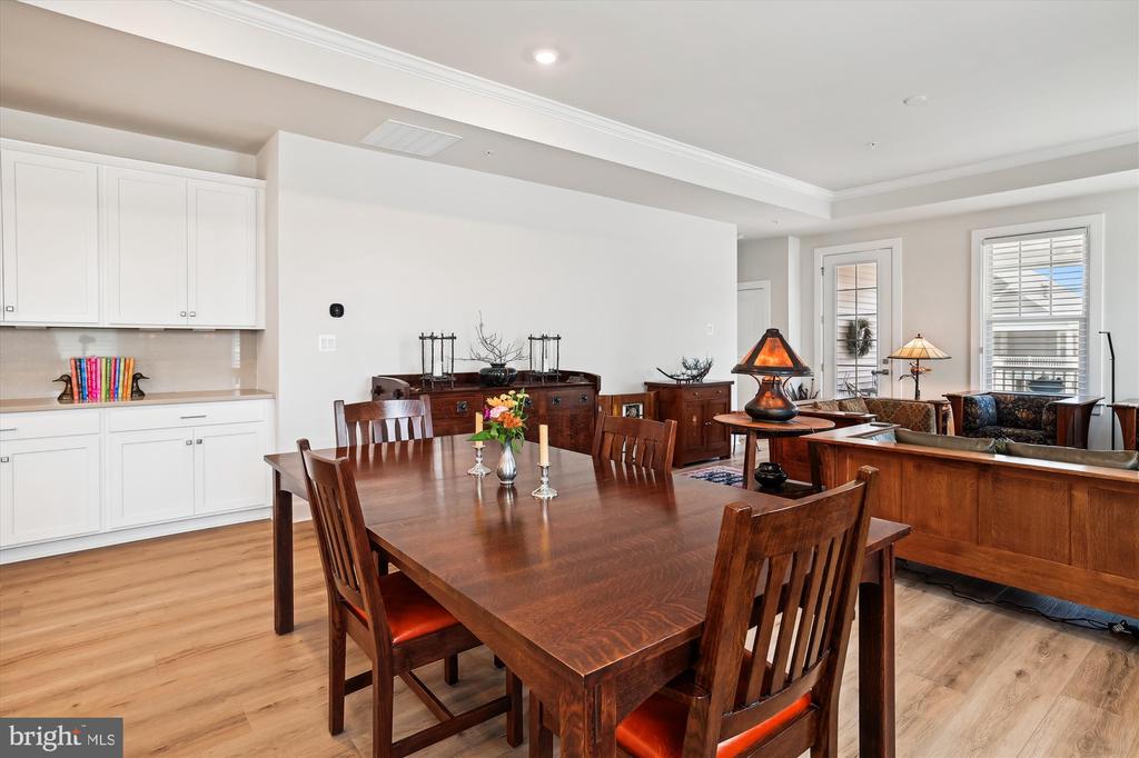1203 Oleander Way