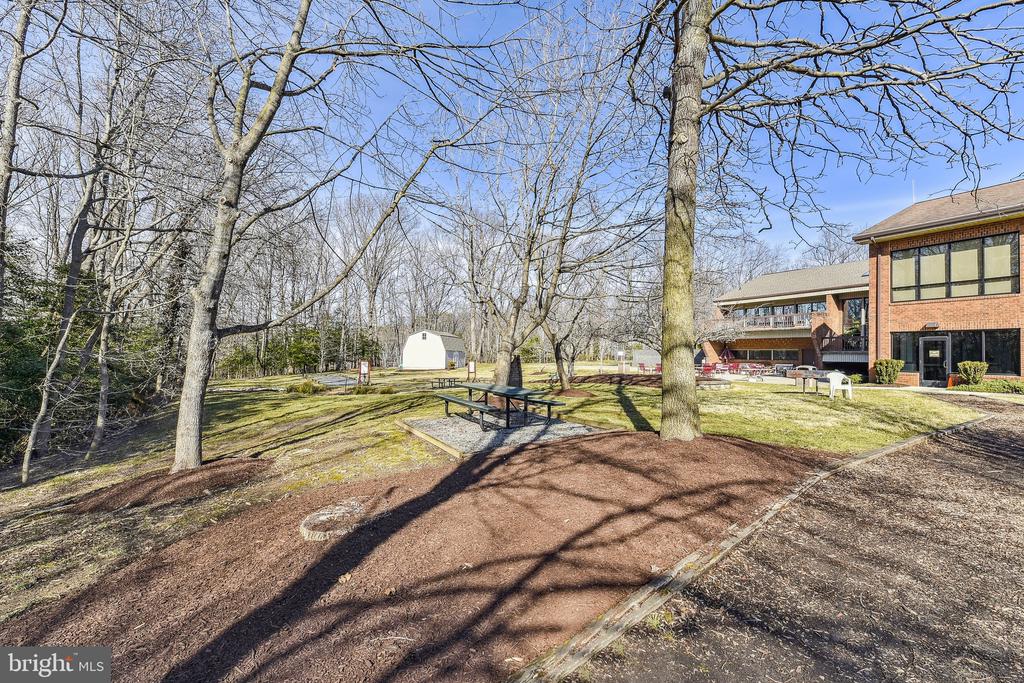 805 Coxswain Way #102
