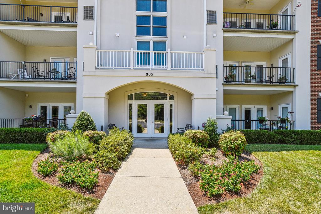 805 Coxswain Way #102