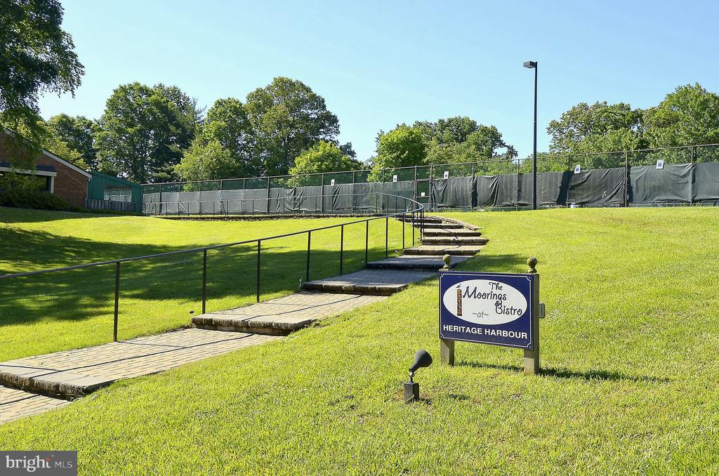 805 Coxswain Way #102