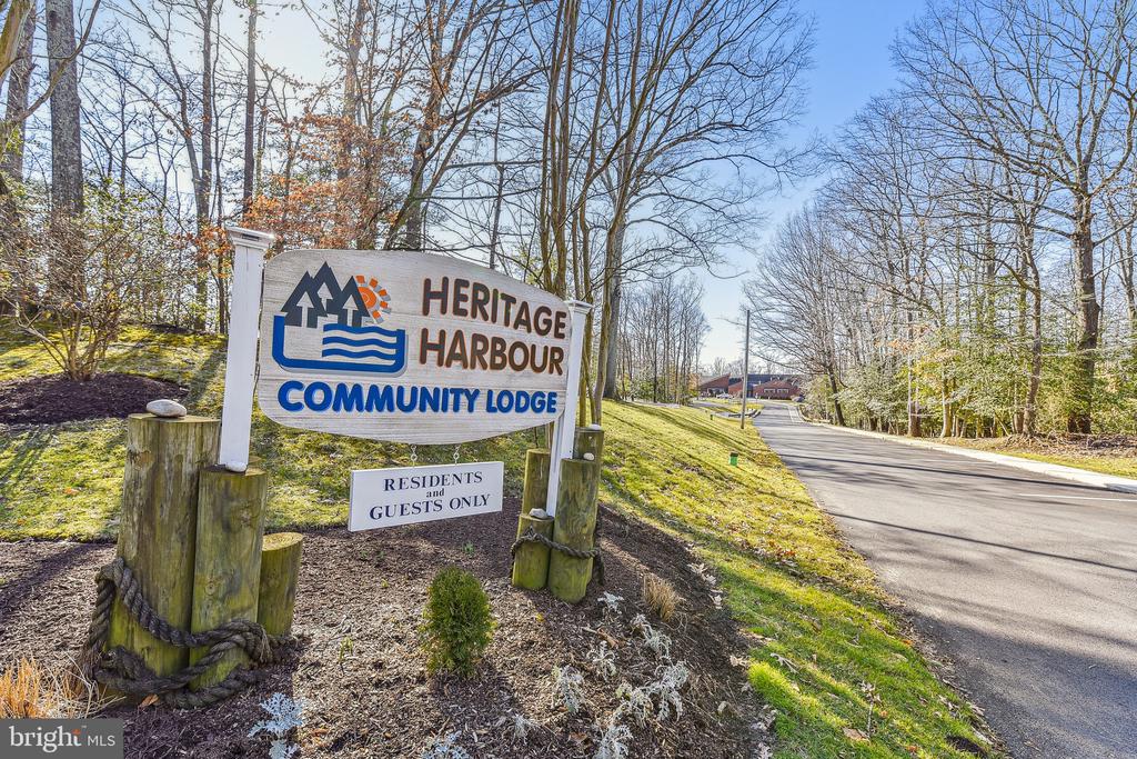 805 Coxswain Way #102
