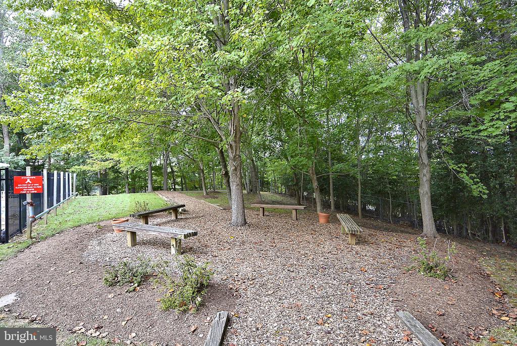 805 Coxswain Way #102
