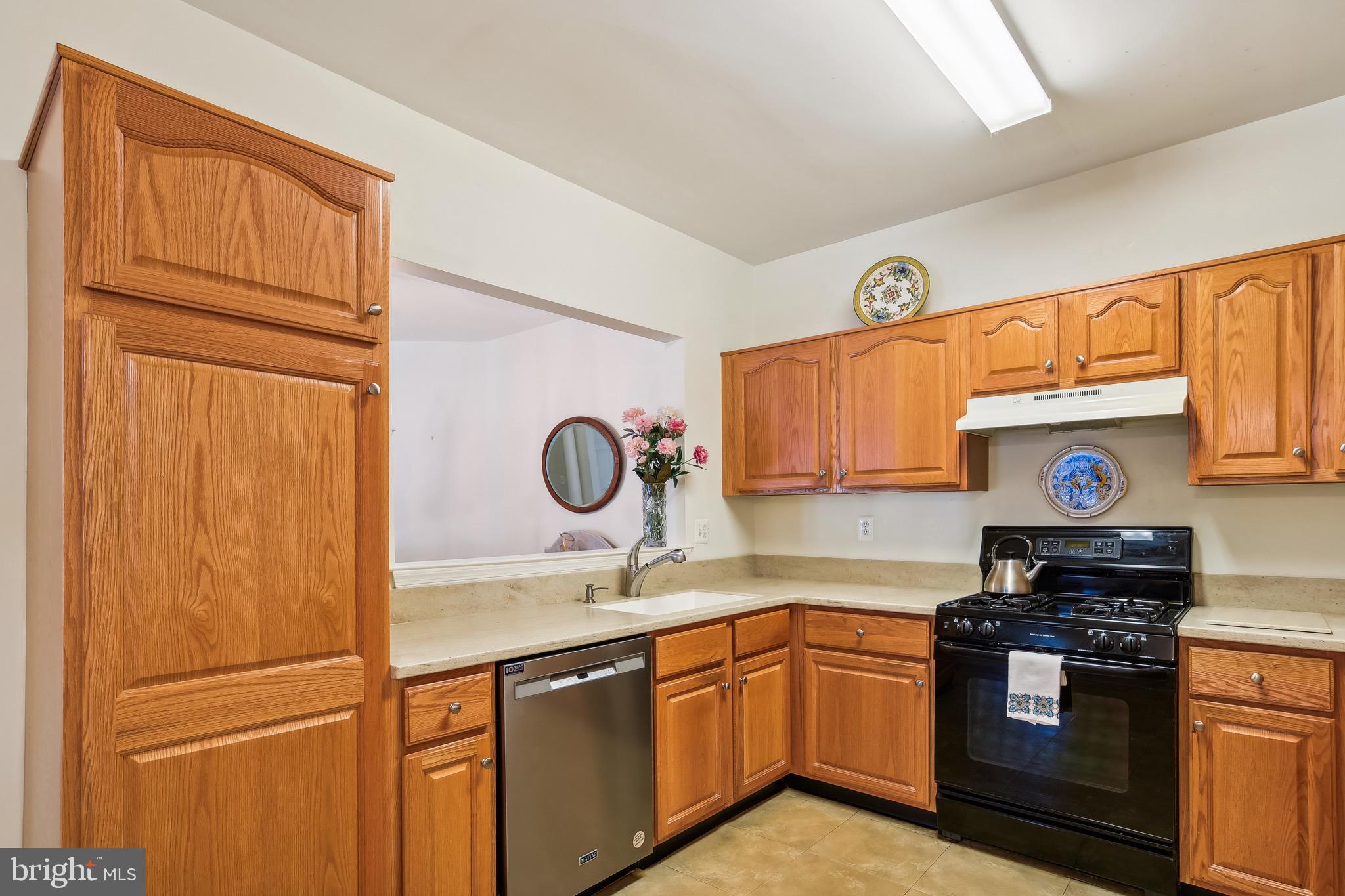 805 Coxswain Way #102