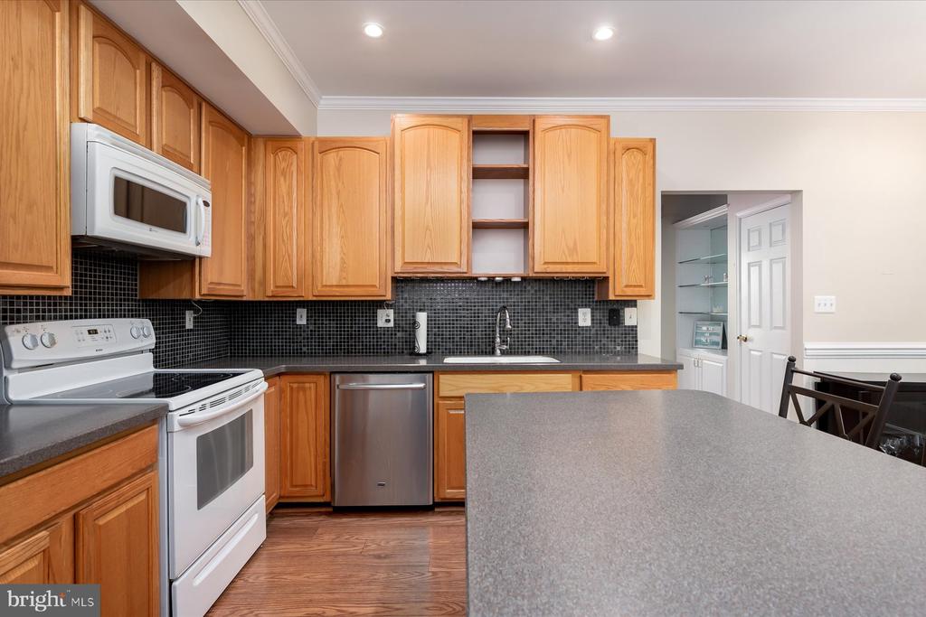 77 HARBOUR HEIGHTS DR #77