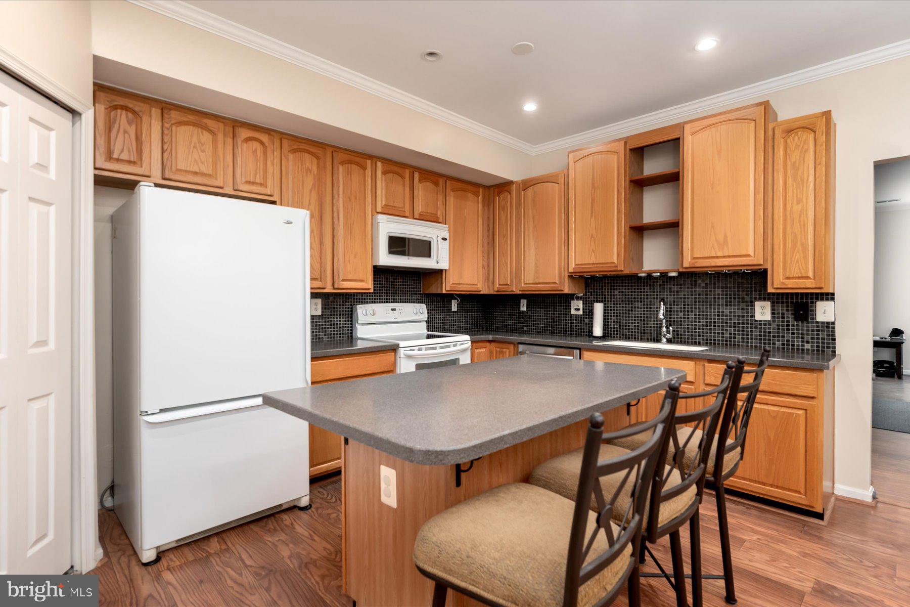 77 HARBOUR HEIGHTS DR #77