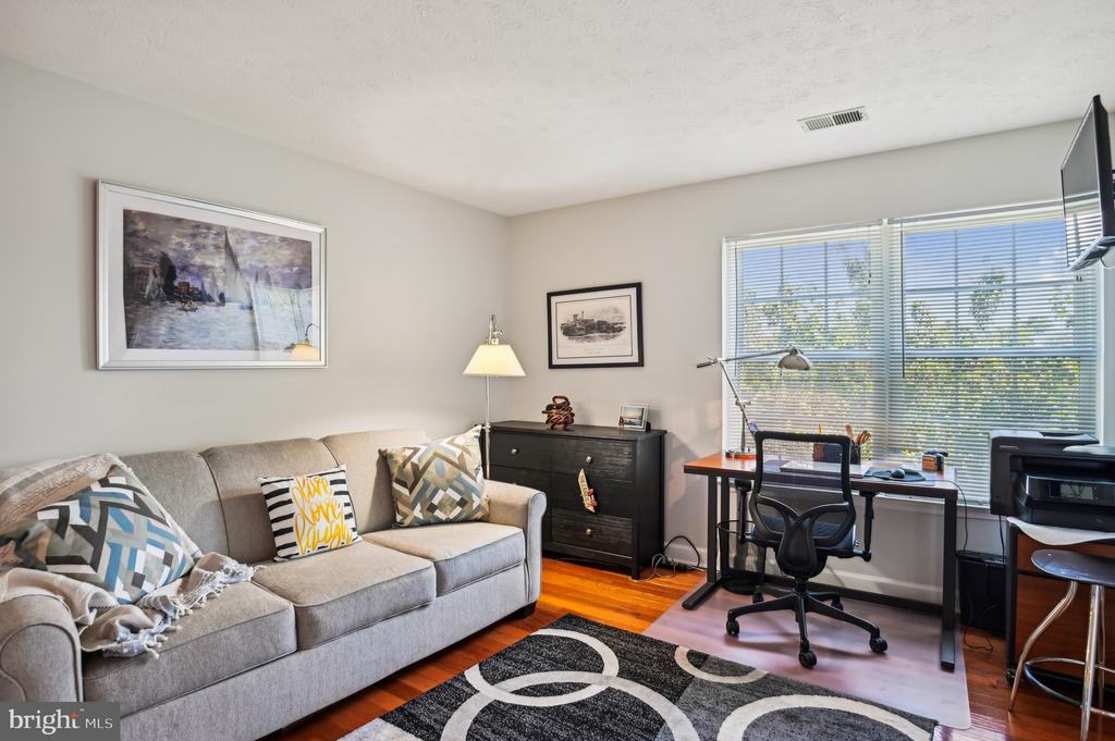 629 ADMIRAL DR #305