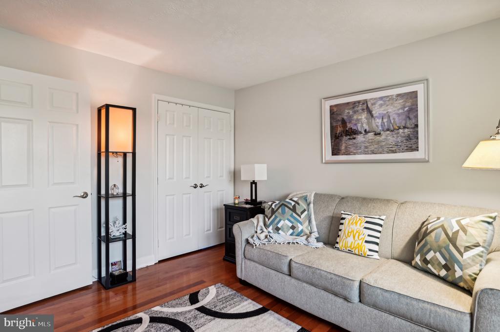 629 ADMIRAL DR #305