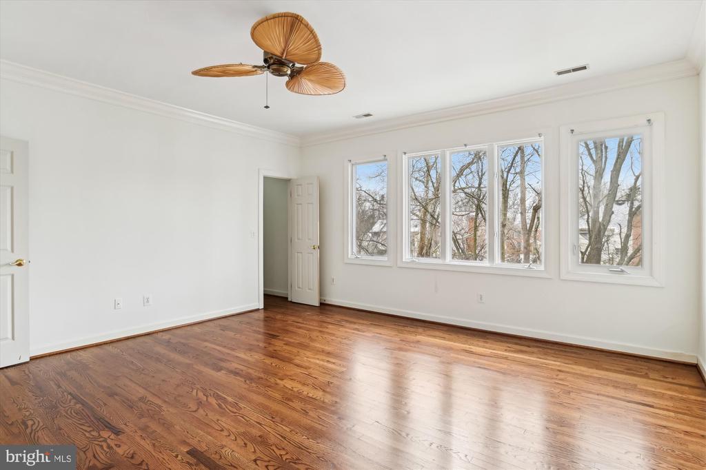 219 Spring Race Ct