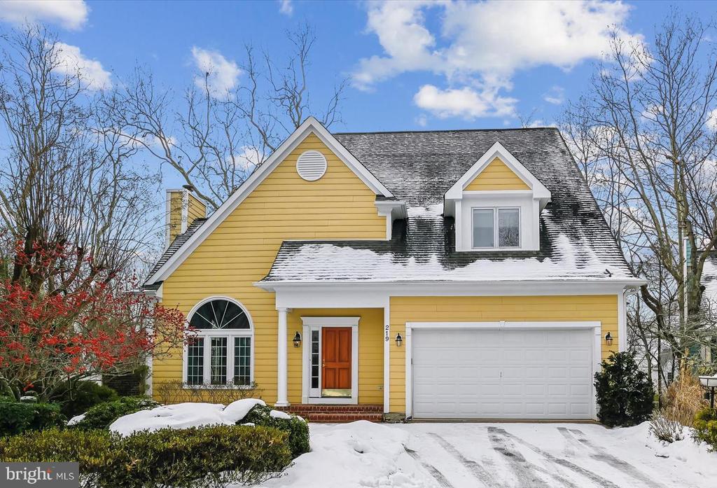 219 Spring Race Ct