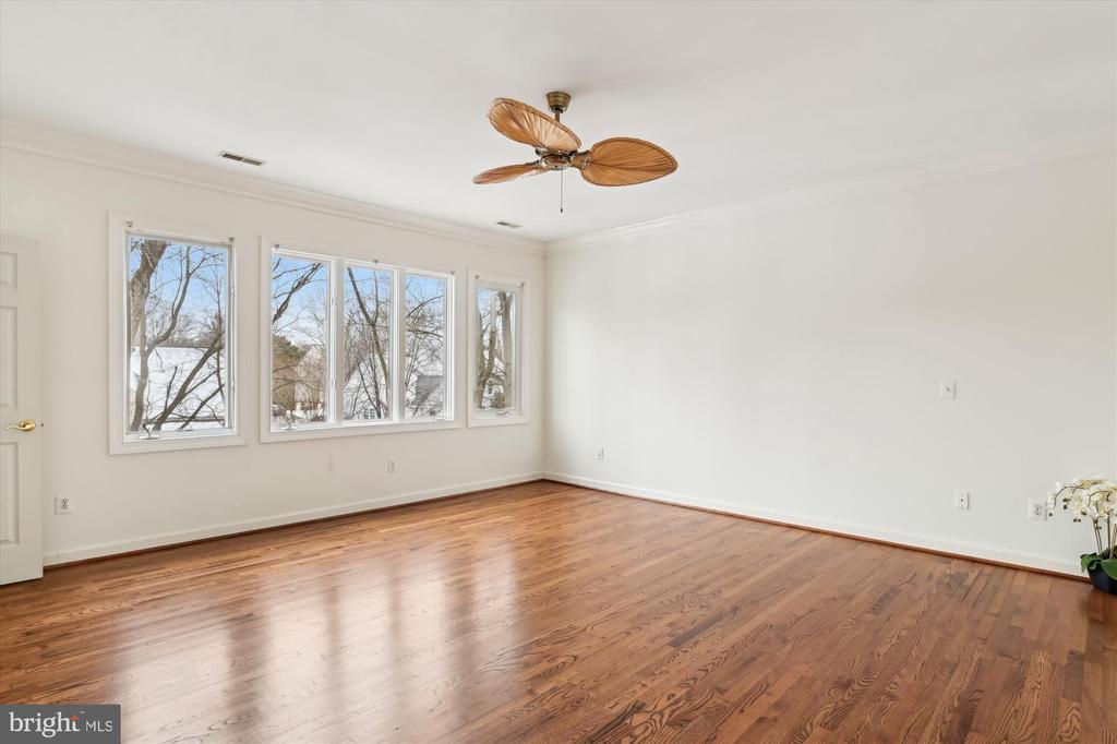 219 Spring Race Ct