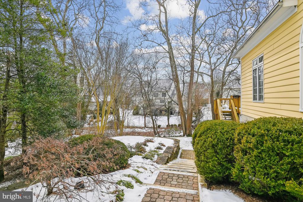 219 Spring Race Ct