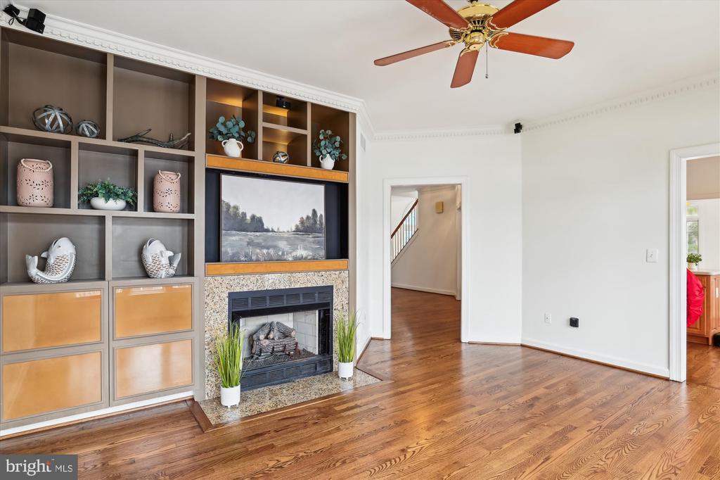 219 Spring Race Ct