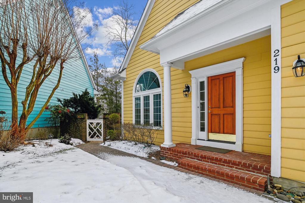 219 Spring Race Ct