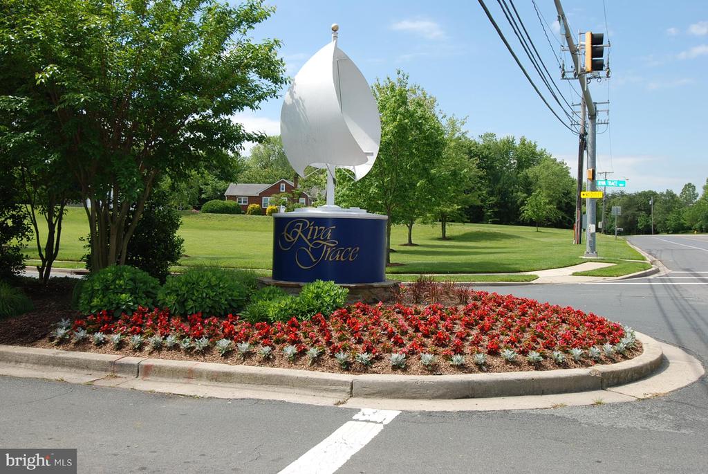 219 Spring Race Ct