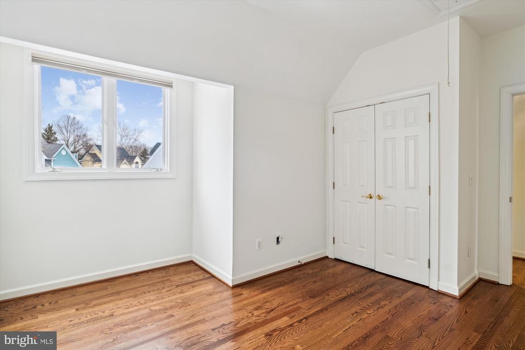 219 Spring Race Ct