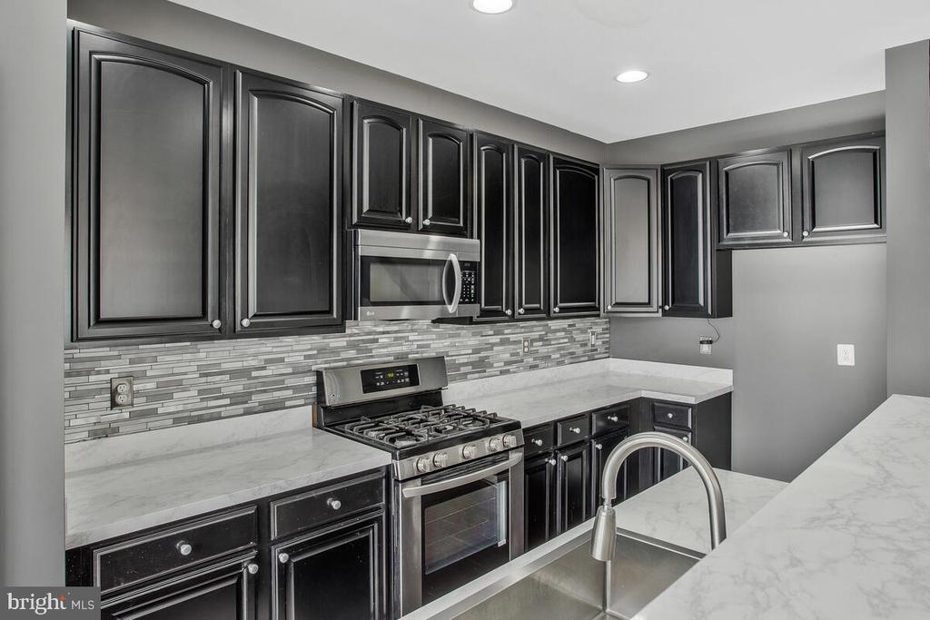 2466 Cheyenne Dr