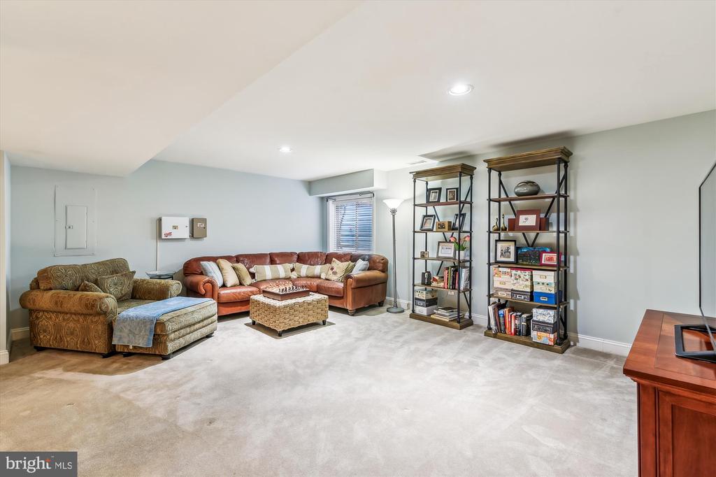 2 Danielle Ct